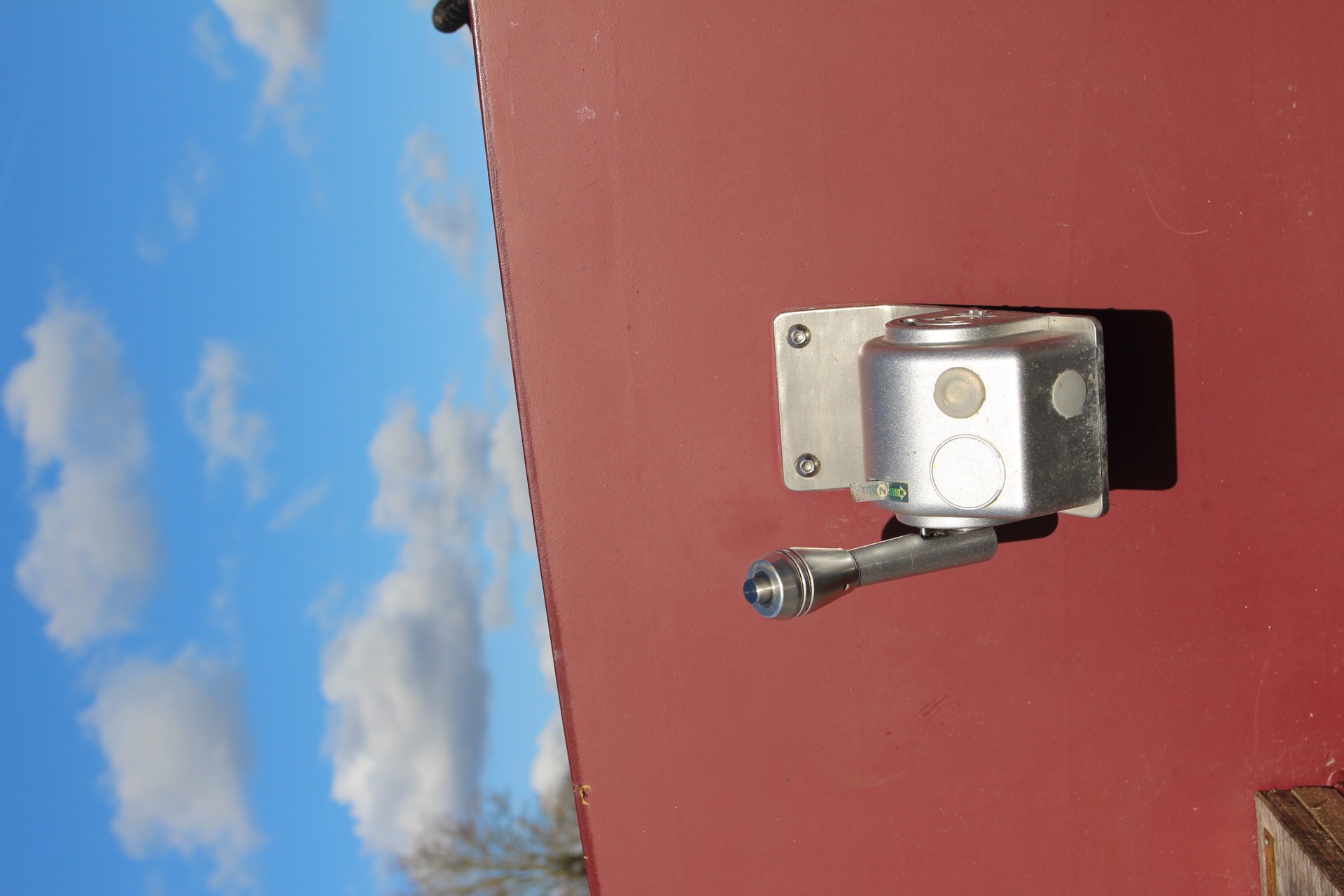 FlowDrive electronic throttle control mounted on narrowboat hull